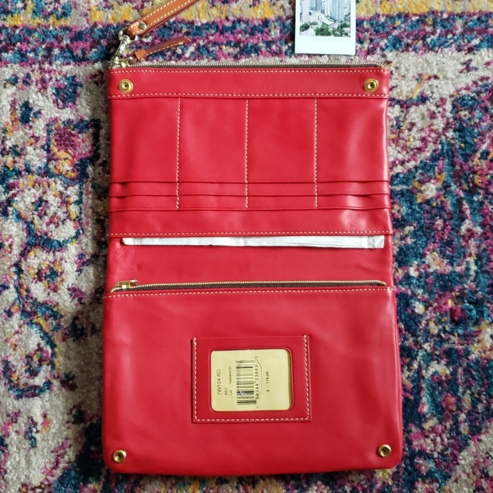 RARE NWT Dooney & Bourke Multifunction Wristlet - Picture 2 of 3